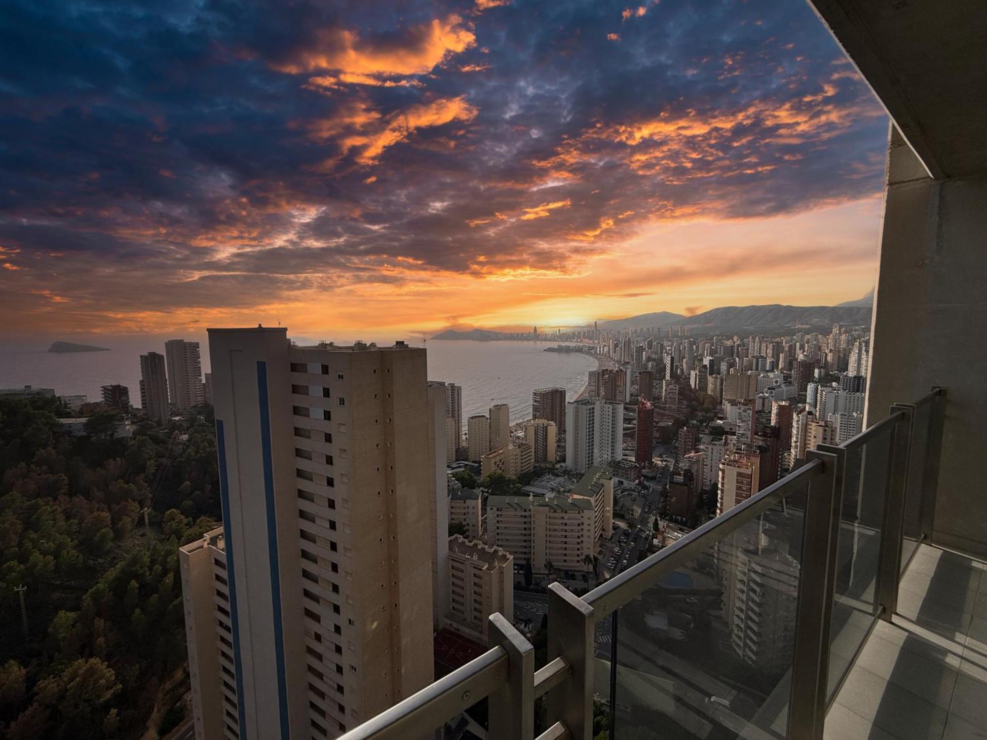 Beautiful Apartment Near Beach With Panoramic Sea-View Бенидорм Экстерьер фото